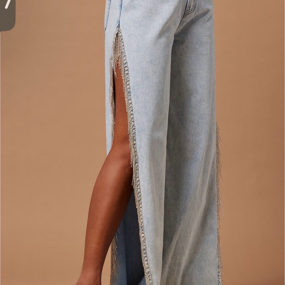 Nova Luxe Light Wash Wide-Leg Jeans with Side Chain Split - Picture 2 of 5